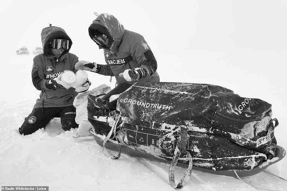 Das rein weibliche Team führte auf dem Eis wissenschaftliche Studien durch, um sich auf ihre Hauptexpedition vorzubereiten