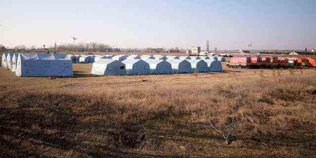Ein humanitäres Zentrum für Flüchtlinge aus der Ukraine an der moldauisch-ukrainischen Grenze in Palalanca, Moldawien, Freitag, 25. Februar 2022. 