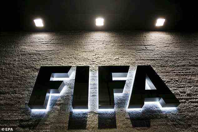 Die FIFA steht unter Druck, Russland in diesem Jahr von der Weltmeisterschaft in Katar auszuschließen