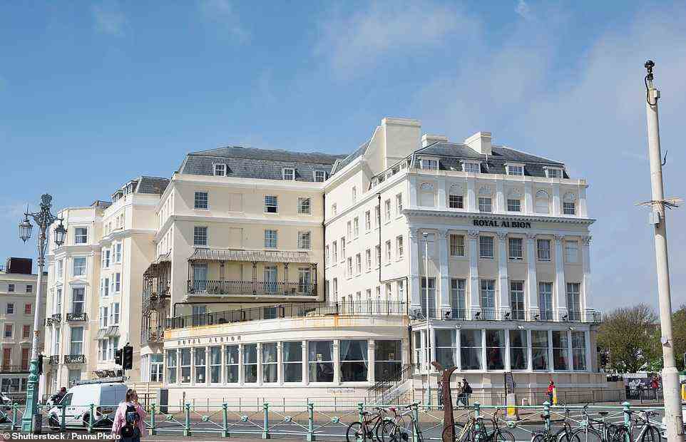 Britannia wurde von „Which?“ zum neunten Mal in Folge zur schlechtesten großen Hotelkette Großbritanniens gewählt.  Abgebildet ist das Royal Albion Hotel der Kette in Brighton
