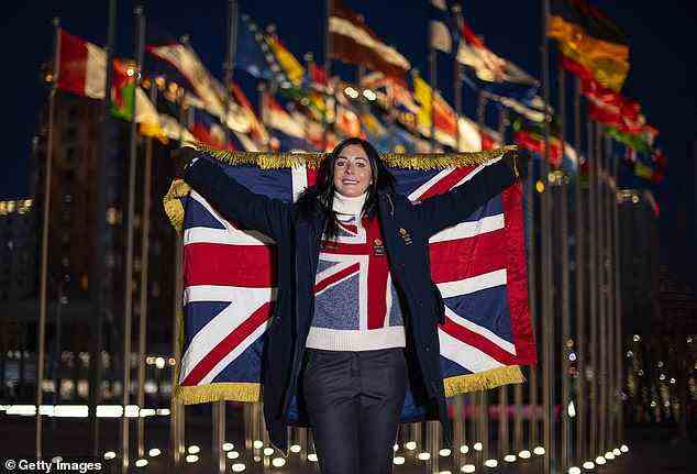 Eve Muirhead (oben) wurde bei der Eröffnungszeremonie der Olympischen Winterspiele 2022 in Peking zu einer der Fahnenträgerinnen von Team GB ernannt