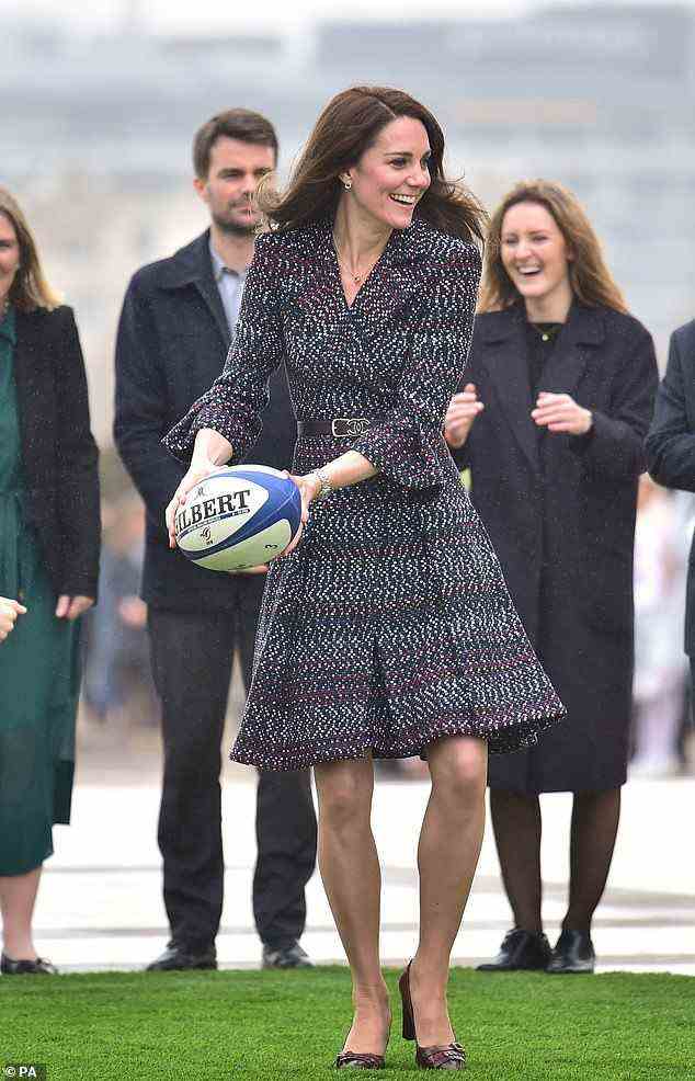 Die Herzogin von Cambridge ist das erste Mitglied der königlichen Familie, das eine der Schirmherrschaften von Prinz Harry übernommen hat, da sie als neues Aushängeschild des englischen Rugby angekündigt wurde