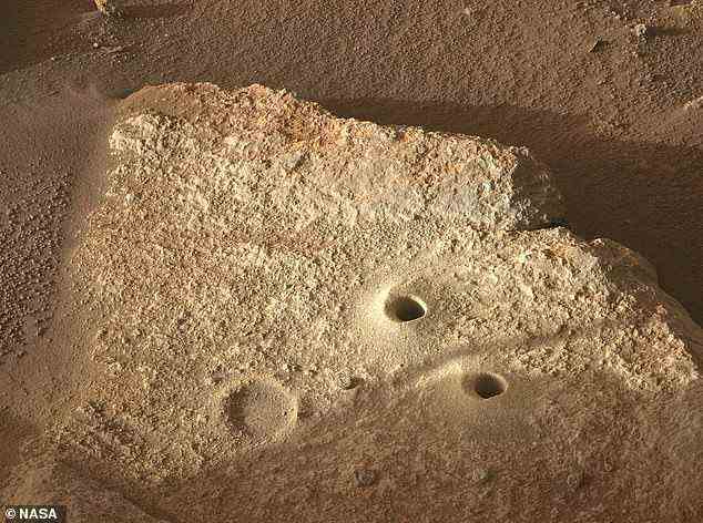 Der Perseverance-Rover der NASA hat endlich seine sechste erfolgreiche Gesteinsprobe von der Marsoberfläche genommen, nachdem er es geschafft hatte, in seinen Röhren steckende Kieselsteine ​​abzuschütteln