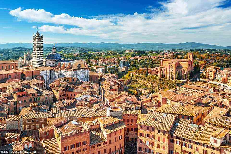 Das abgebildete Siena ist ein gotisches Juwel einer Stadt voller mittelalterlicher Paläste, stilvoller Geschäfte und ausgezeichneter Weine
