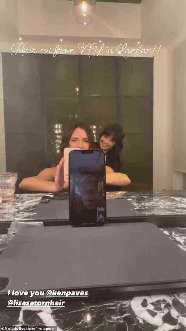Mutig von dir!  Victoria Beckham unterzog sich am Dienstag einem „virtuellen Haarschnitt“ und teilte auf Instagram Aufnahmen von sich selbst in ihrem Badezimmer in London