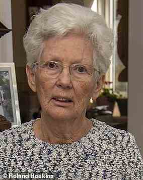 Aus eigener Tasche: Linda Lowe, 69, zahlte 2017 3.795 Pfund für einen Bestattungsplan von Safe Hands
