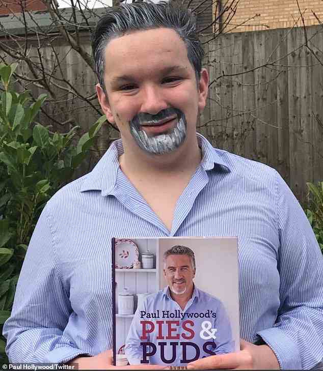 Great British Bake Off-Moderator Paul Hollywood teilte am Welttag des Buches ein Bild von einem Fan, der sich als er verkleidet hatte