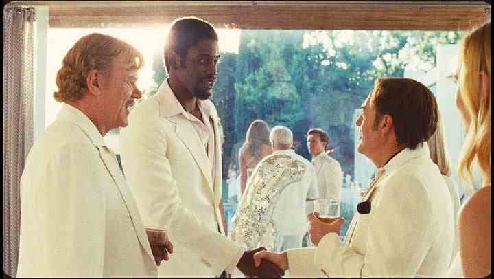 John C. Reilly und Quincy Isaiah besuchen eine Party in einer Szene aus Winning Time.