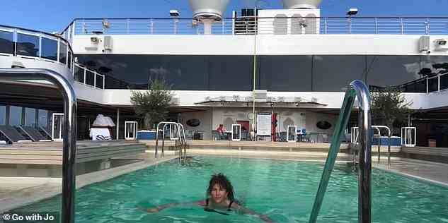 Jo findet, dass man auf der MS Rotterdam sogar einen ganzen Pool für sich alleine haben kann