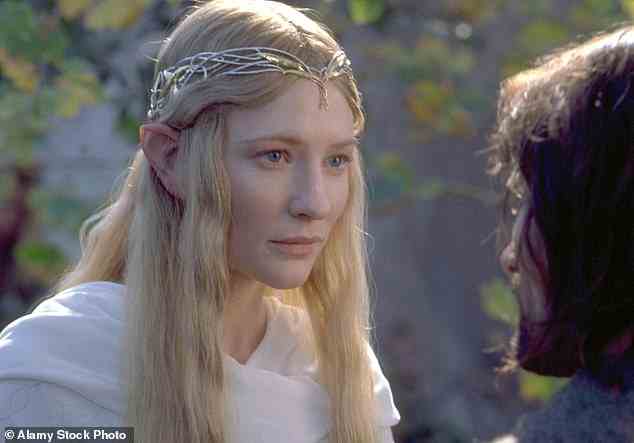 Der dritte Name ihrer Tochter ist auch eine Anspielung auf Grimes‘ Lieblingscharakter aus Herr der Ringe, die Elfe Galadriel, die in den Verfilmungen der Serie von Cate Blanchett gespielt wird