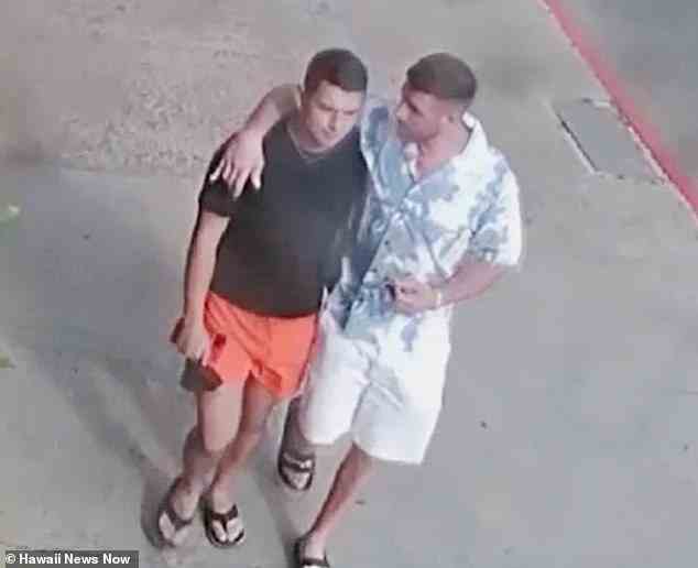 Das Paar wurde am Dienstag in einem Hotel in Waikiki gesehen, wie es sich umarmte, bevor es nach Kalifornien floh
