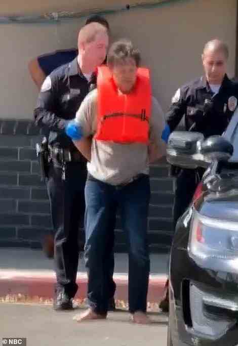 Er wurde von der Newport Beach Police Department in Gewahrsam genommen und gegen eine Kaution in Höhe von 3 Millionen Dollar in das Gefängnis von Orange County eingewiesen