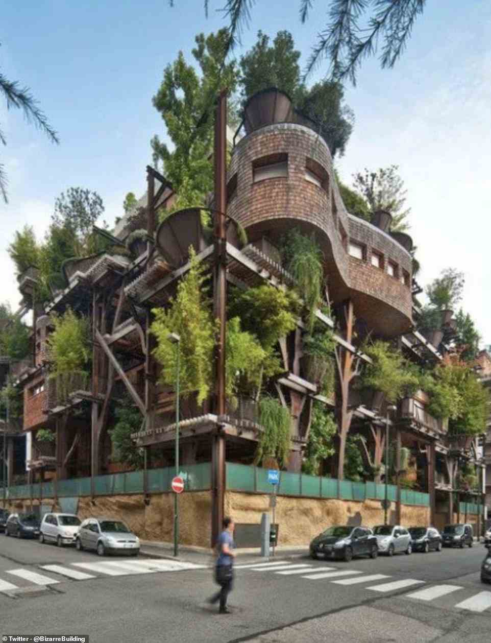 Die Bewohner dieses Apartmenthauses in Turin genießen die Natur vor der eigenen Haustür, denn im Inneren des Gebäudes wachsen 150 Bäume.