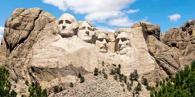 Mount Rushmore in South Dakota ist eine der bekanntesten Touristenattraktionen Amerikas.