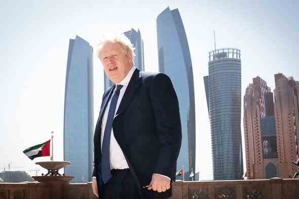 Boris sagte während eines Besuchs in den Vereinigten Arabischen Emiraten, „die Welt muss sich von russischen Kohlenwasserstoffen entwöhnen“.