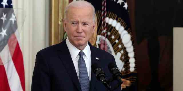 Präsident Biden hält am 28. Februar 2022 bei einer Feier zum Black History Month im East Room des Weißen Hauses in Washington, DC, eine Rede