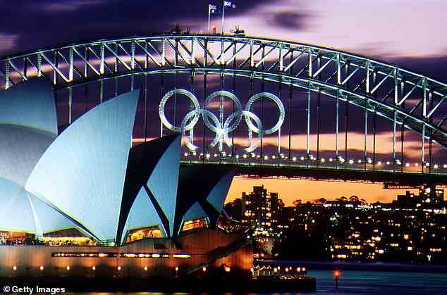 Im Bild: Sonnenuntergang hinter der Harbour Bridge im Vorfeld der Olympischen Spiele 2000 in Sydney