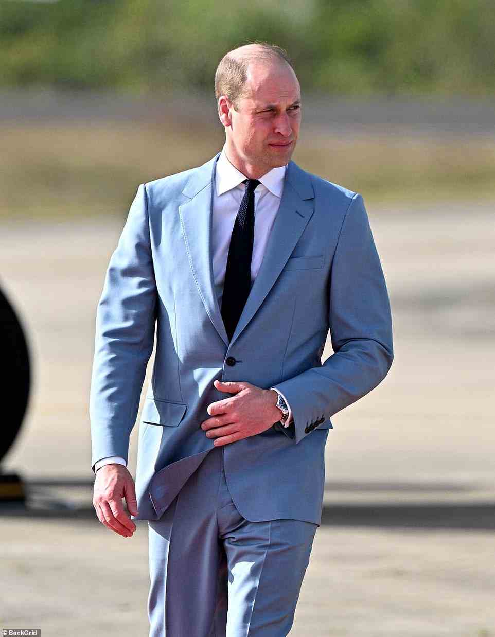 Prinz William auf dem Rollfeld des Flughafens von Belize, als er seine offizielle Rundreise durch die Karibik startete