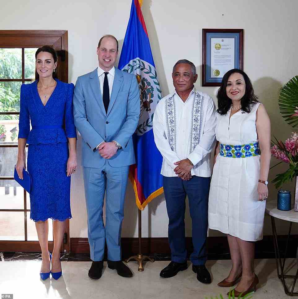 Der Herzog und die Herzogin von Cambridge treffen den Premierminister von Belize Johnny Briceno und seine Frau Rossana im Laing Building in Belize City, als sie im Auftrag der Königin ihre Reise durch die Karibik anlässlich ihres Platinjubiläums beginnen