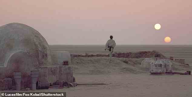 Einige Exoplaneten umkreisen zwei Sterne gleichzeitig, wie der Planet Tatooine im Film „Star Wars“ von 1977 (im Bild).
