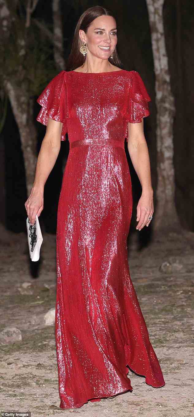 Glamour am Abend: Tom erklärte, dass der Look besonders effektiv war, wenn er mit dem 2.500 £ teuren rosa Kleid von Vampire's Wife kombiniert wurde, das sie gestern Abend zur Verlobung trug, da es das Kleid ergänzte und die Aufmerksamkeit auf ihre Statement-Ohrringe lenkte