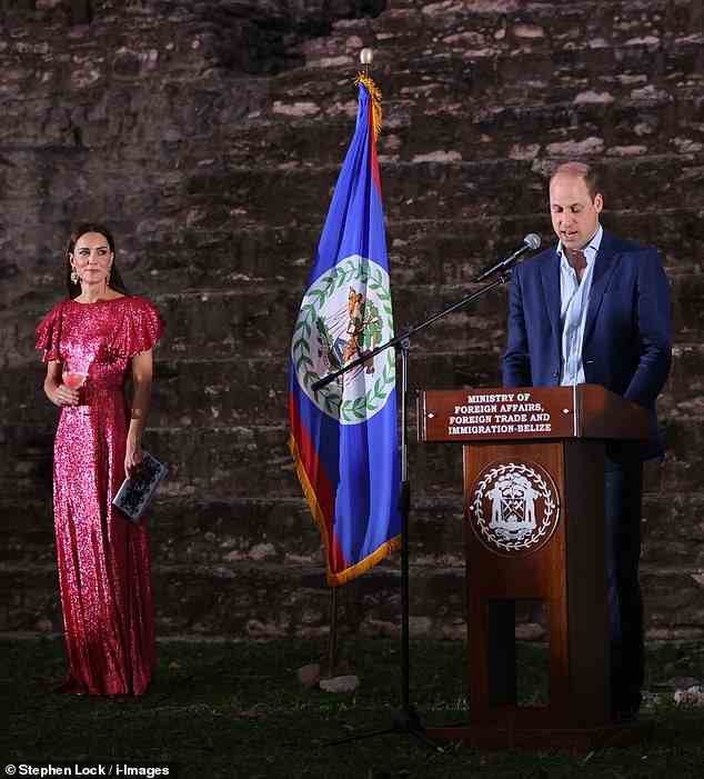 Rede: Während des Empfangs hielt Prinz William eine Rede vor den Maya-Ruinen und sprach sich gegen den Konflikt in der Ukraine aus und sagte, „die Demokratie wurde auf die Probe gestellt“.