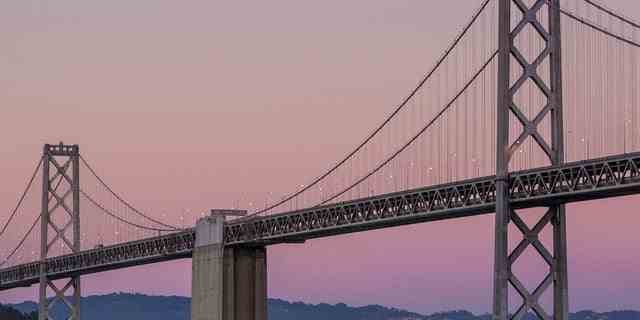 Die westliche Spannweite der Bay Bridge am 20. September 2013 in San Francisco, Kalifornien.  (George Rose/Getty Images)