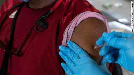 Könnte der Covid-19-Impfstoff zu einer jährlichen Impfung werden?  Einige Experten denken so