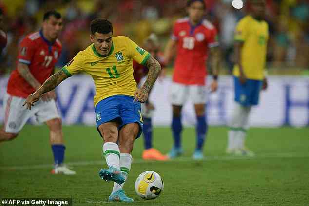 Philippe Coutinho von Aston Villa trat ebenfalls an, um einen Elfmeter zu erzielen, um Brasilien ein drittes Tor zu bescheren