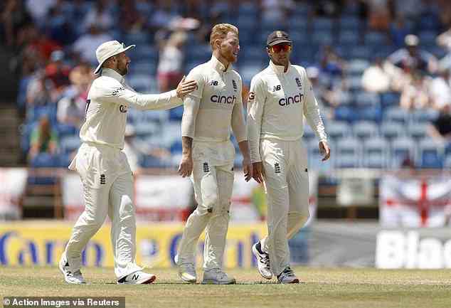 England hatte drei schnelle Pforten genommen, um Westindien 71-3 beim Mittagessen am zweiten Tag des Tests zu verlassen