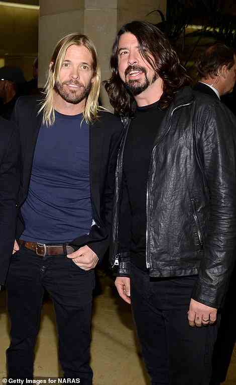 Taylor Hawkins (links) und Dave Grohl von Foo Fighters sind vor der Grammy-Verleihung 2014 abgebildet