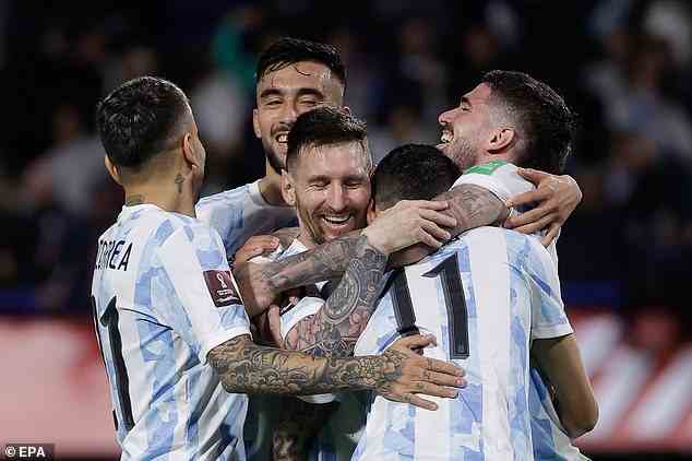 Auch Lionel Messi (Mitte) deutete an, dass sich seine internationale Karriere dem Ende zuneige