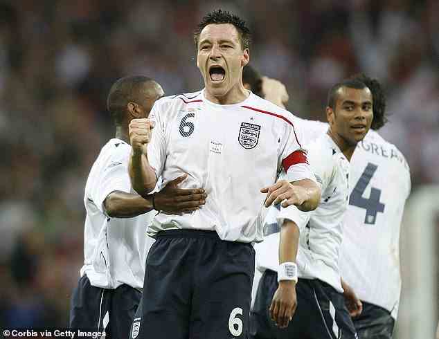 Während seiner Karriere trug Terry die Armbinde für England und bestritt 78 Länderspiele für sein Land