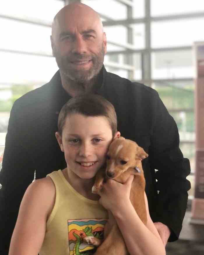 Welpenliebe John Travolta Sohn Ben adoptiert Hunde-Oscars