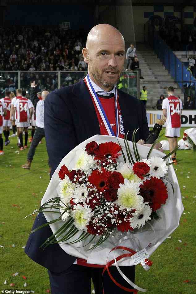 Ten Hag (im Bild) hat in seiner fünfjährigen Amtszeit als Trainer von Ajax viel Erfolg gehabt