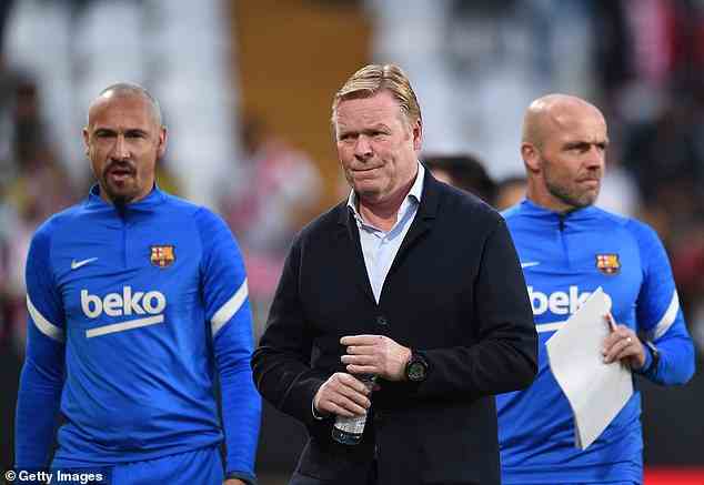 Henrik Larsson (links) hat Barcelonas Behandlung des ehemaligen Managers Ronald Koeman kritisiert