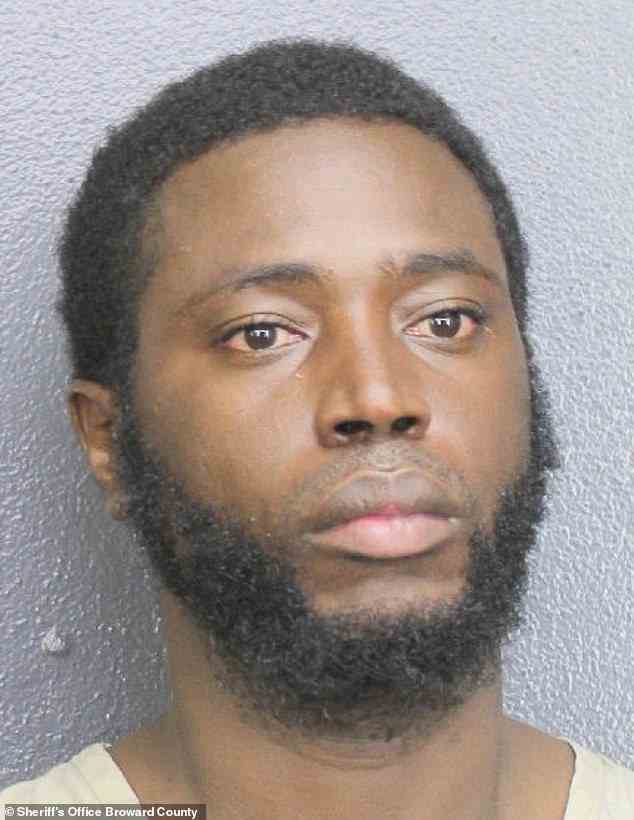 Jamal J. Meyers, 34, wird ohne Bindung im Gefängnis von Fort Lauderdale festgehalten, nachdem er am Donnerstag gegen 15.30 Uhr in einem öffentlichen Bus auf vier Menschen geschossen und zwei getötet hatte