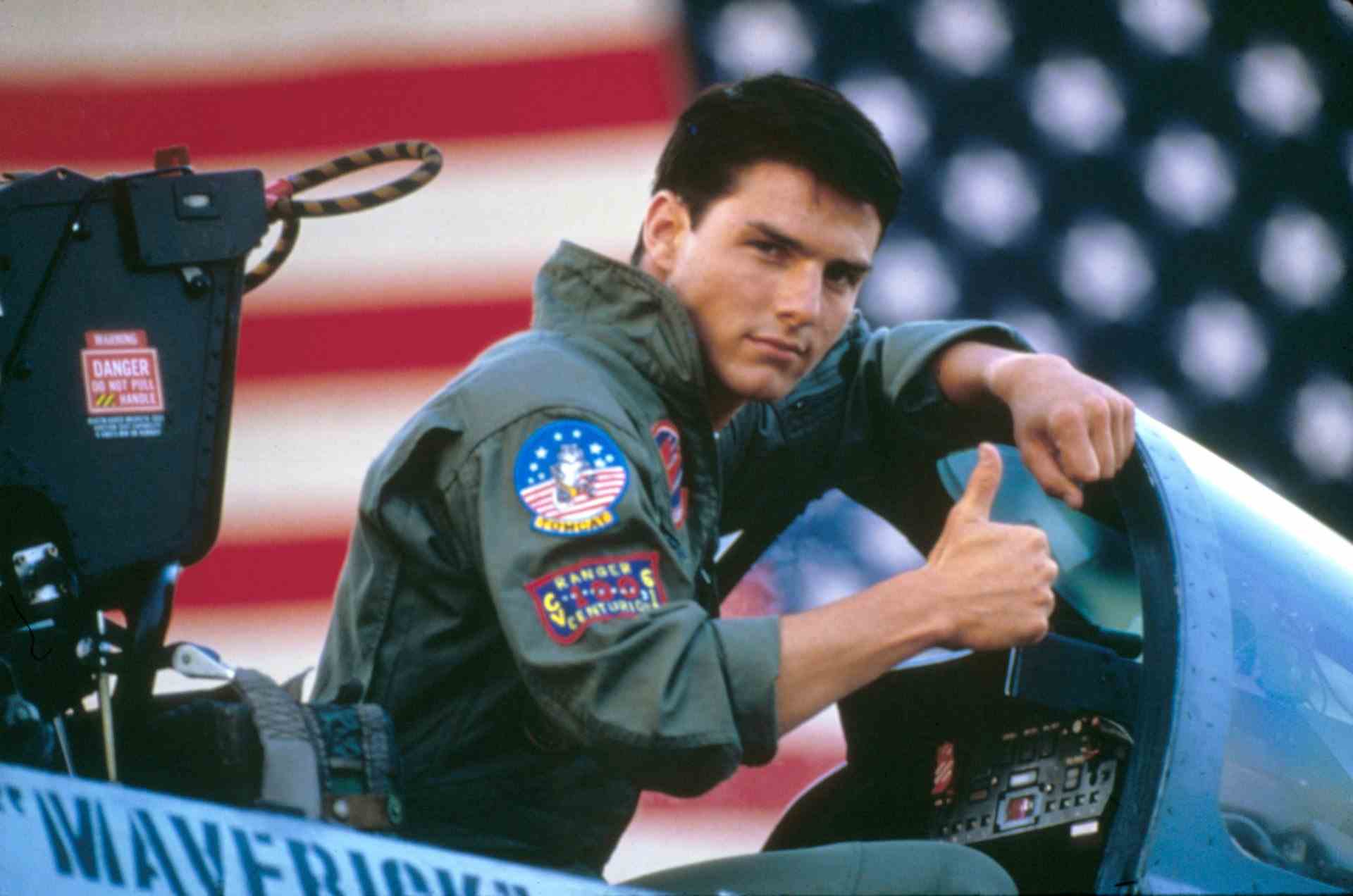 Der amerikanische Schauspieler Tom Cruise am Set von Top Gun unter der Regie von Tony Scott.  (Foto von Paramount Pictures/Sunset Boulevard/Corbis via Getty Images)