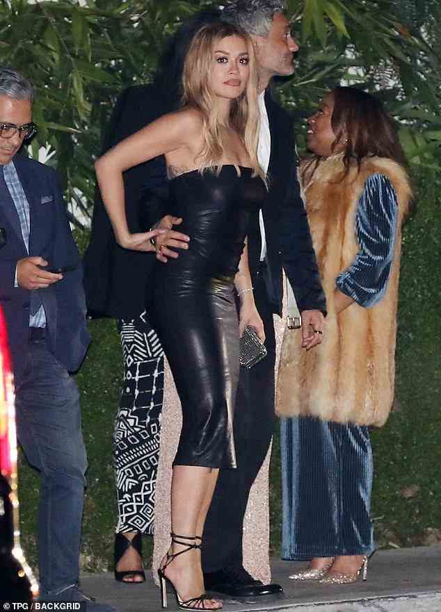 Heißes Showbiz-Paar: Taika Waititi und Rita Ora sorgten an diesem Freitag für Aufsehen, als sie die CAA-Pre-Oscars-Party in West Hollywood verließen