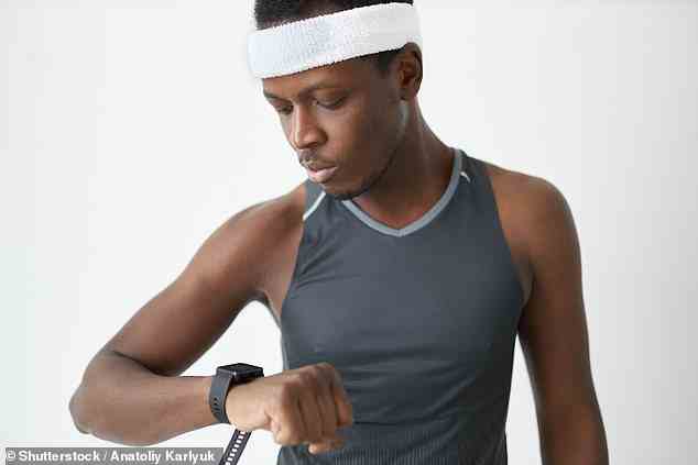 Smartwatches und andere Fitness-Tracker liefern Menschen mit Hautfarbe möglicherweise keine genauen Herzfrequenzwerte, da die verwendete Technologie Schwierigkeiten hat, mit dunkler Haut zusammenzuarbeiten