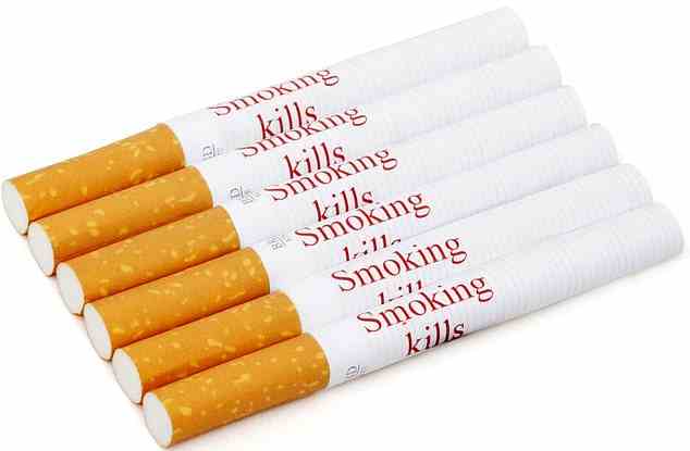 Tabakhersteller müssten gemäß den Bestimmungen des Gesetzes über Gesundheitswarnungen für Zigarettenstöcke (eine nachgebildete Version einer Warnung) abwechselnd acht verschiedene Warnhinweise auf ihren Sticks und Zigarettenpapier verwenden.