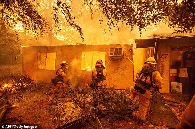 Das Lagerfeuer in Butte County begann am Morgen des 8. November 2018 und brannte insgesamt 153.336 Acres nieder, zerstörte 18.804 Gebäude und führte zu 85 Todesopfern unter der Zivilbevölkerung und mehreren verletzten Feuerwehrleuten