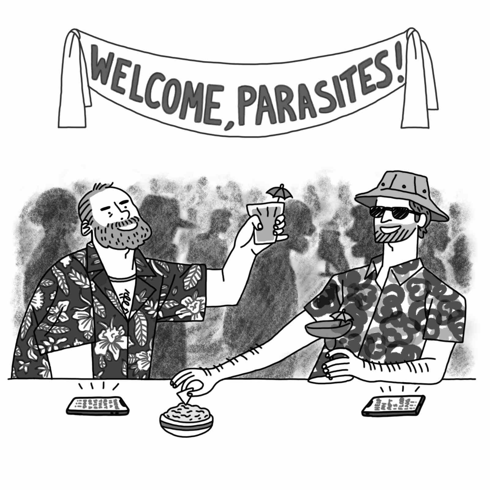 Zwei Männer, die Urlaubshemden tragen und auf einer Tagung mit einem Banner trinken, auf dem Welcome Parasites steht