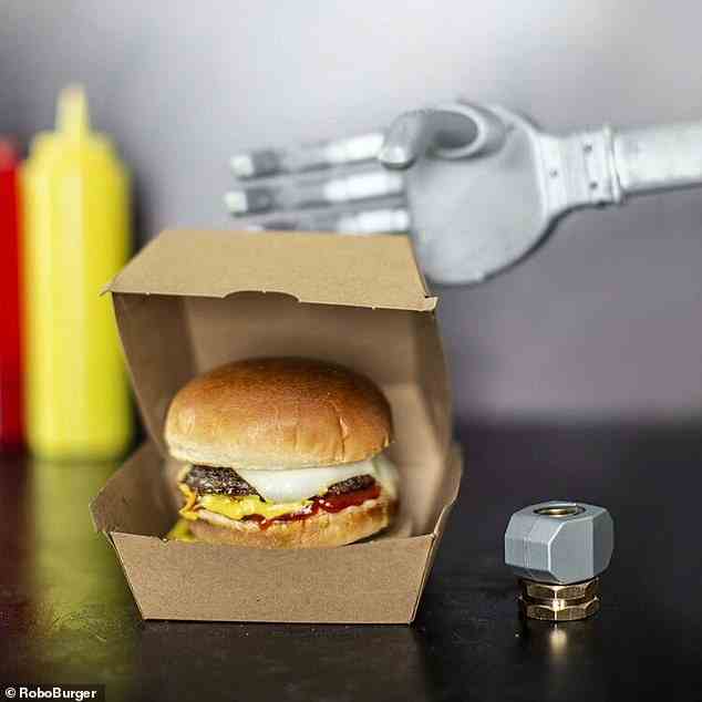 Seine Entwickler beschreiben den Verkaufsautomaten als „Restaurant im Miniaturformat“ und sagen, dass er ein ähnliches Verfahren verwendet wie Köche, die Burger in traditionellen Restaurants zubereiten