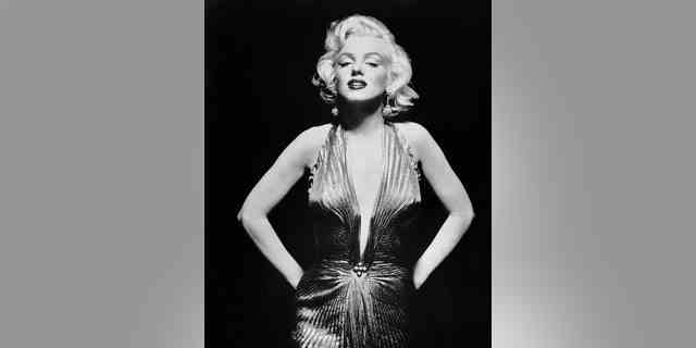 Monroe wurde in den 50er und 60er Jahren berühmt und wurde Major "Sex-Symbol" vor ihrem tragischen Tod im Jahr 1962. 
