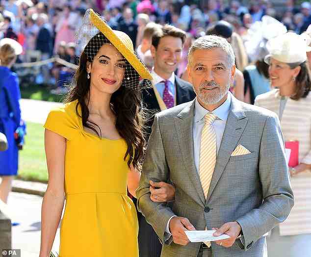 Meghans Freundin Amal Clooney (im Bild mit Ehemann George bei Meghans und Harrys Hochzeit in Windsor im Mai 2018) arbeitete bei den Vereinten Nationen als Beraterin des ehemaligen Generalsekretärs Kofi Annan