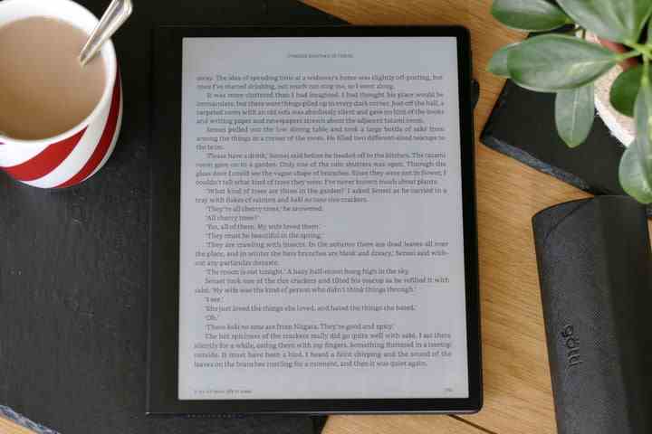 An open eBook on the Huawei MatePad Paper.