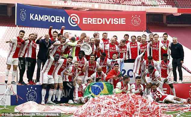 Berichten zufolge will Ajax, dass sich der Trainer darauf konzentriert, seinen dritten Titel in der Eredivisie zu gewinnen