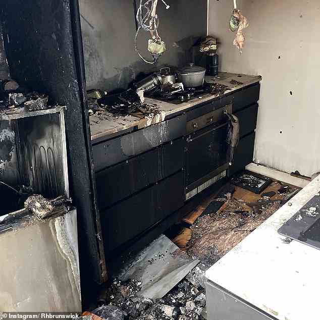 Ein Ehepaar verlor seinen gesamten Besitz in dem Brand, der sein Haus unkenntlich machte