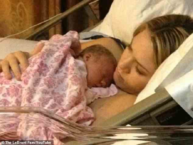 Savannah was only 19 when she got pregnant with her first daughter, Everleigh